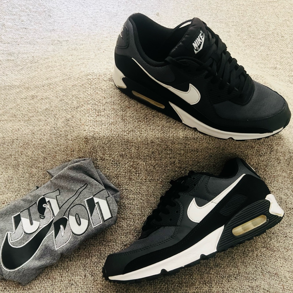 Nike Air Max Black And White Shoes - Size 11.5